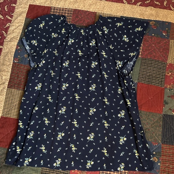 GAP Navy Floral Blouse - Women’s size X-Small - Picture 2 of 7